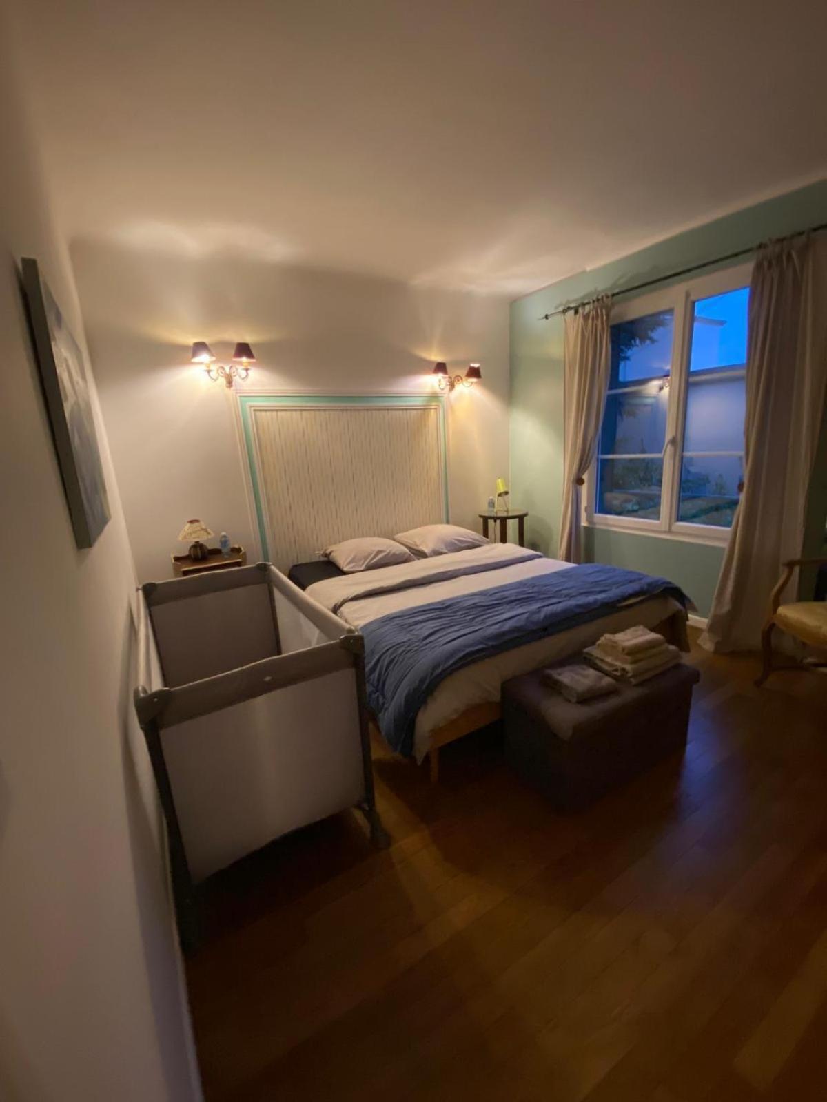 Apartamento Time Of Travel Rueil-Malmaison Exterior foto